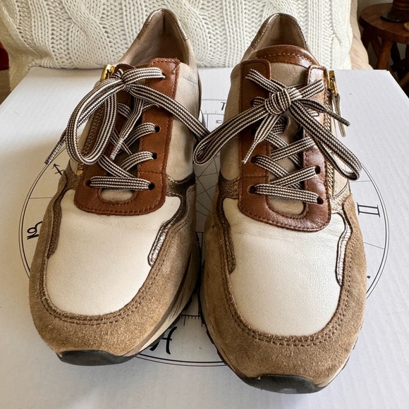 Gabor tennis shoes, suede, leather and metallic leather. lightly used condition - Picture 2 of 6